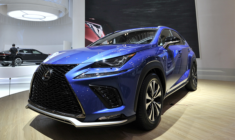 LEXUS LUNCURKAN SUV TERBARU THE NEW NX 300 DI AJANG GAIKINDO INDONESIA ...